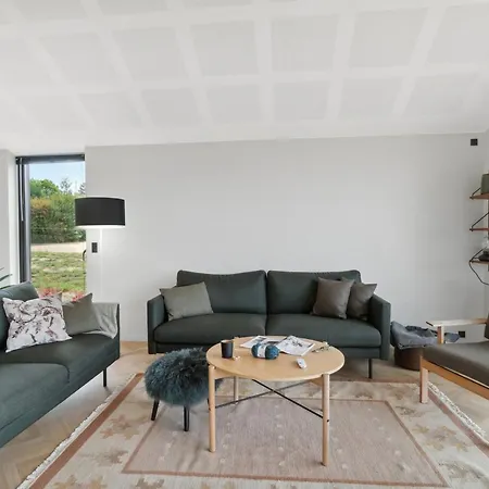 Edina - 350m From The Sea By Interhome *