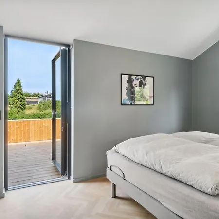 Edina - 350m From The Sea By Interhome